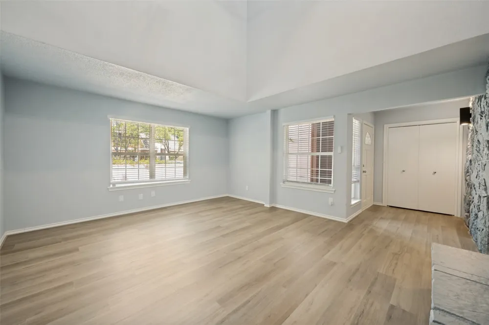 2229 Seville Court Dalworthington Gardens, TX 76013