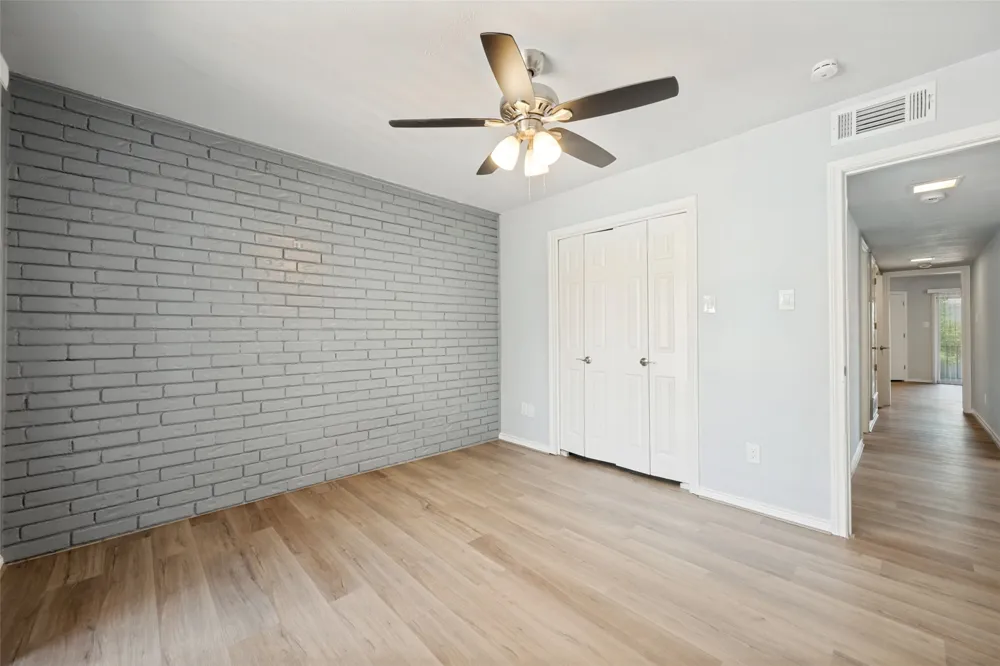 2229 Seville Court Dalworthington Gardens, TX 76013
