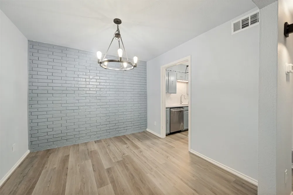 2229 Seville Court Dalworthington Gardens, TX 76013