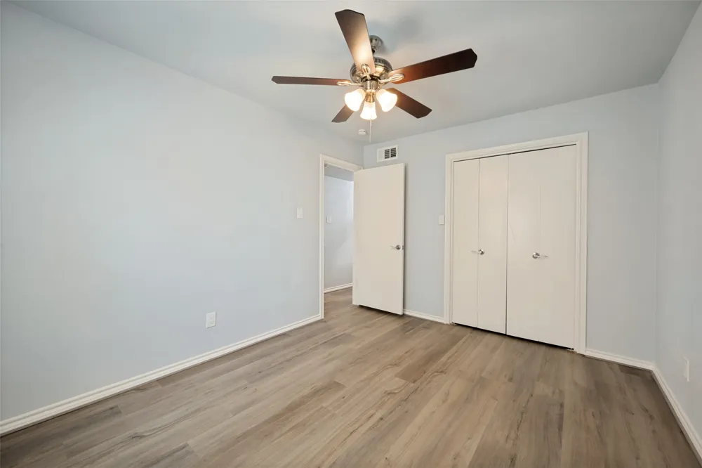 2229 Seville Court Dalworthington Gardens, TX 76013