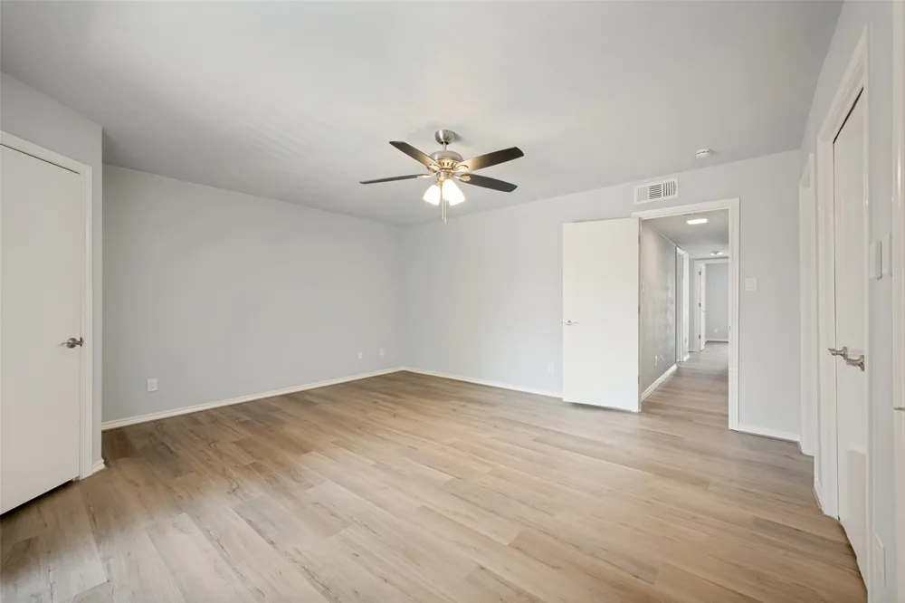 2229 Seville Court Dalworthington Gardens, TX 76013