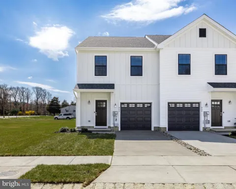 385 TUCKAHOE ROAD #996 WOODVIEW COURT