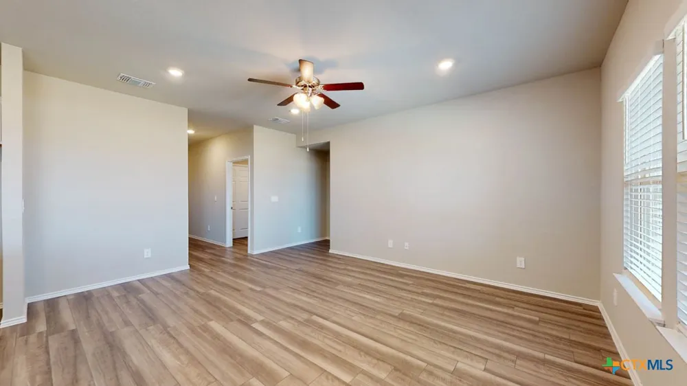 405 Hector Loop Georgetown, TX 78626