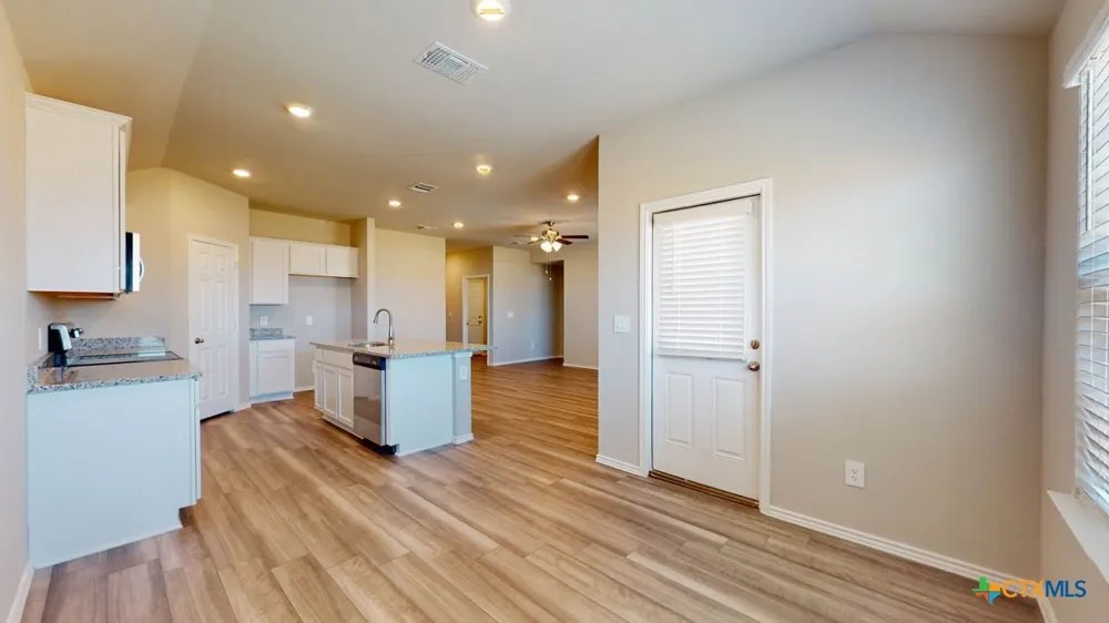 405 Hector Loop Georgetown, TX 78626
