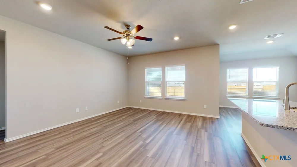 405 Hector Loop Georgetown, TX 78626