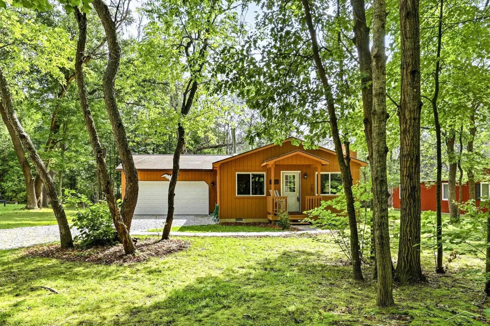 207 Butterfield Lane Roscommon Village, MI 48629