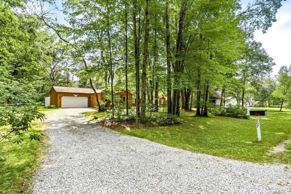 207 Butterfield Lane Roscommon Village, MI 48629