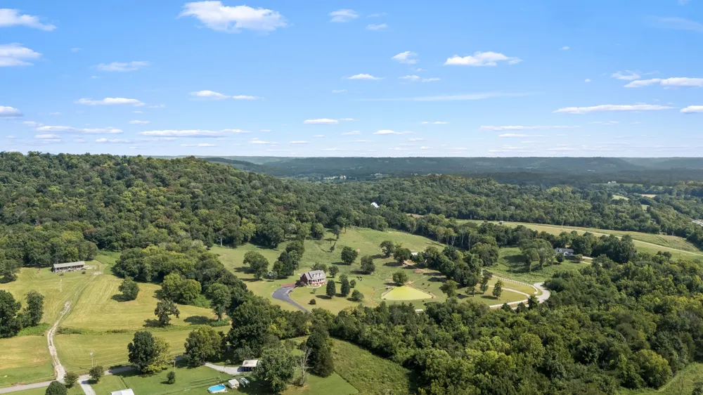 206 Hickerson Rd Wartrace, TN 37183