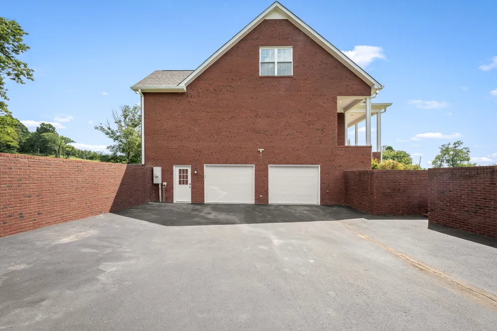 206 Hickerson Rd Wartrace, TN 37183