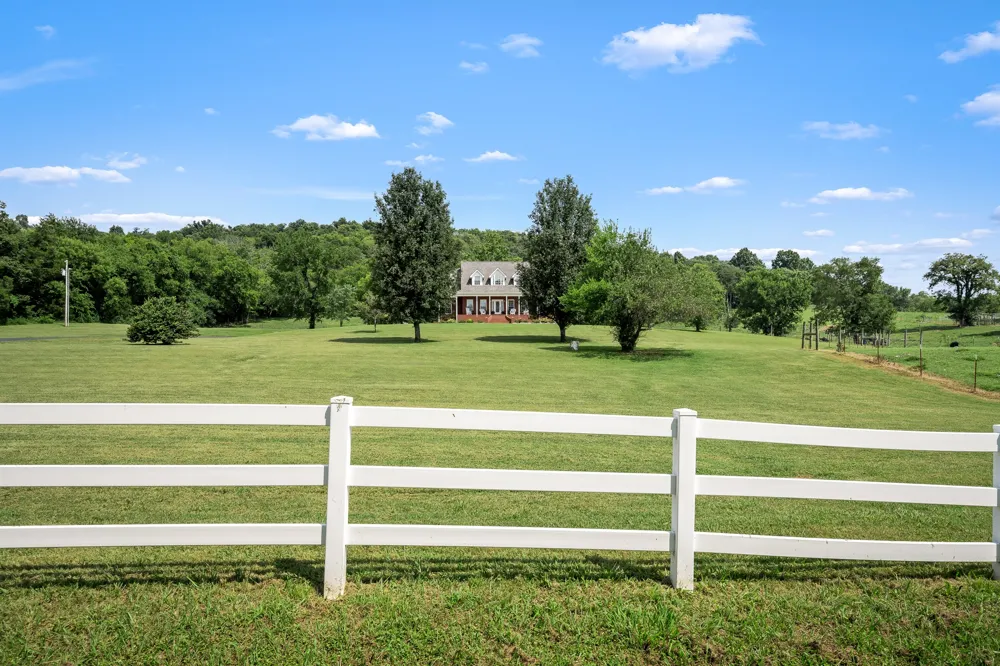 206 Hickerson Rd Wartrace, TN 37183