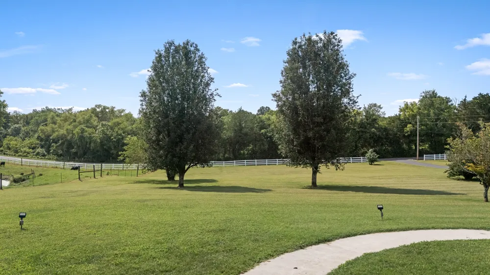 206 Hickerson Rd Wartrace, TN 37183