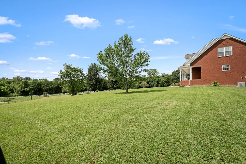 206 Hickerson Rd Wartrace, TN 37183