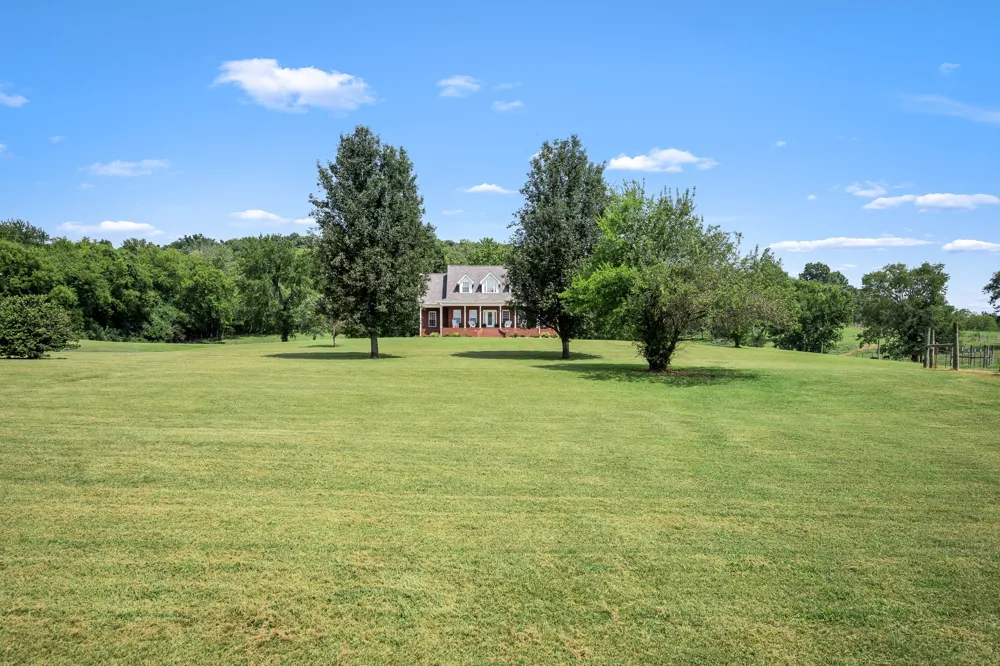 206 Hickerson Rd Wartrace, TN 37183