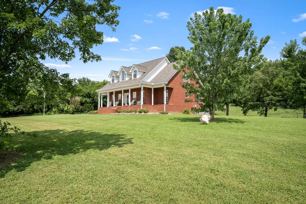 206 Hickerson Rd Wartrace, TN 37183