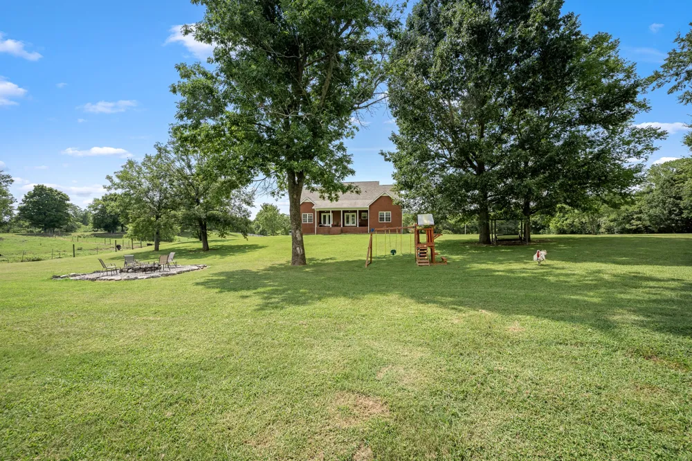 206 Hickerson Rd Wartrace, TN 37183