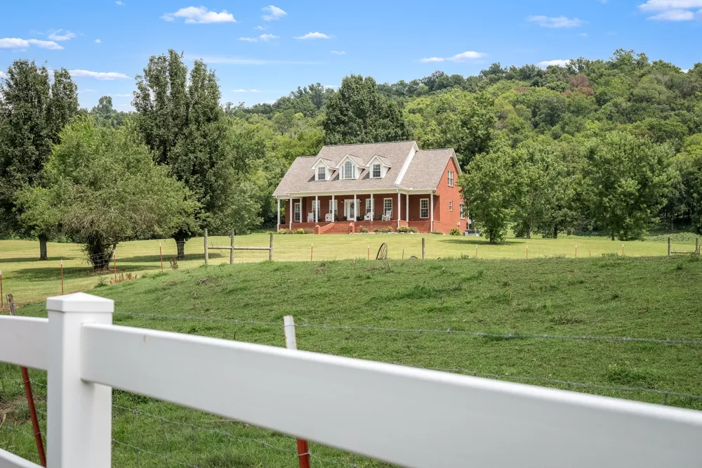 206 Hickerson Rd Wartrace, TN 37183