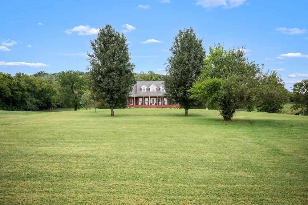 206 Hickerson Rd Wartrace, TN 37183