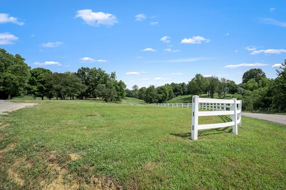 206 Hickerson Rd Wartrace, TN 37183