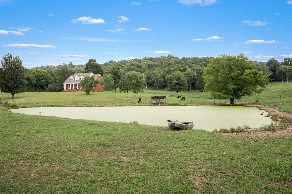 206 Hickerson Rd Wartrace, TN 37183