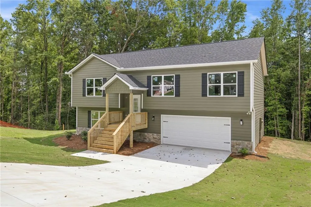 284 Stonington Drive Mount Airy, GA 30563