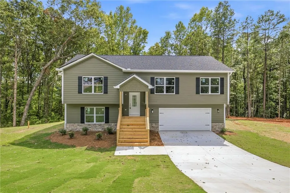 284 Stonington Drive Mount Airy, GA 30563