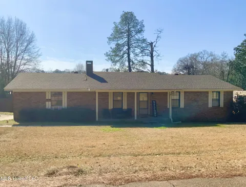 1002 Pecan Lane
