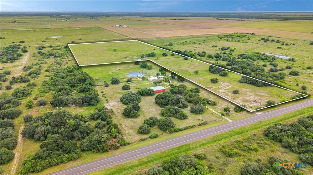 4889 SH 111 Midfield, TX 77458