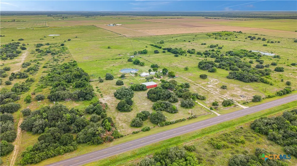 4889 SH 111 Midfield, TX 77458