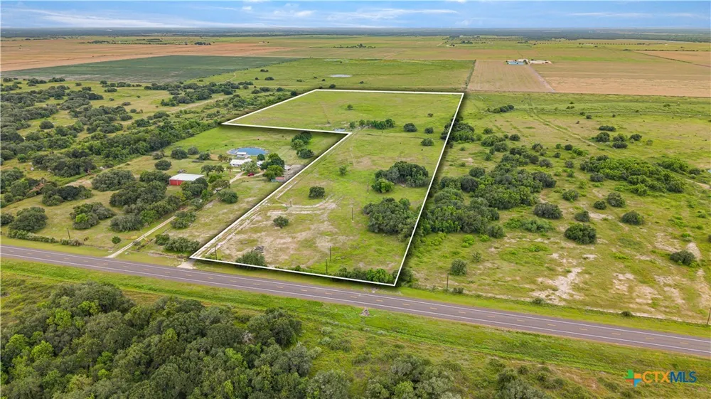 4889 SH 111 Midfield, TX 77458
