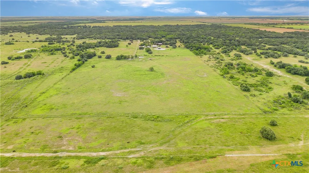 4889 SH 111 Midfield, TX 77458