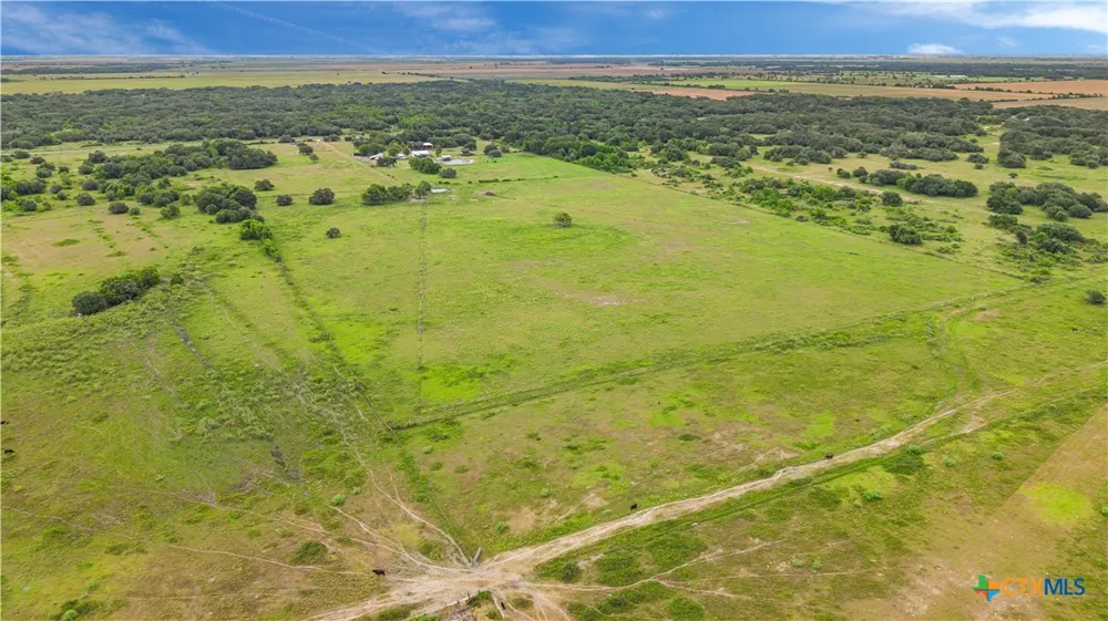 4889 SH 111 Midfield, TX 77458