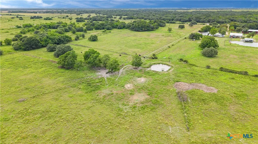 4889 SH 111 Midfield, TX 77458