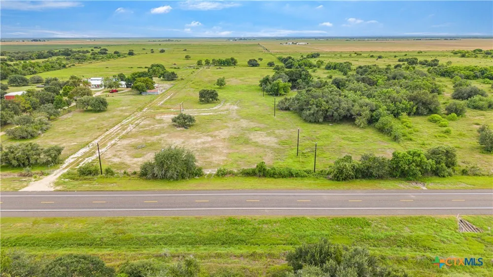 4889 SH 111 Midfield, TX 77458