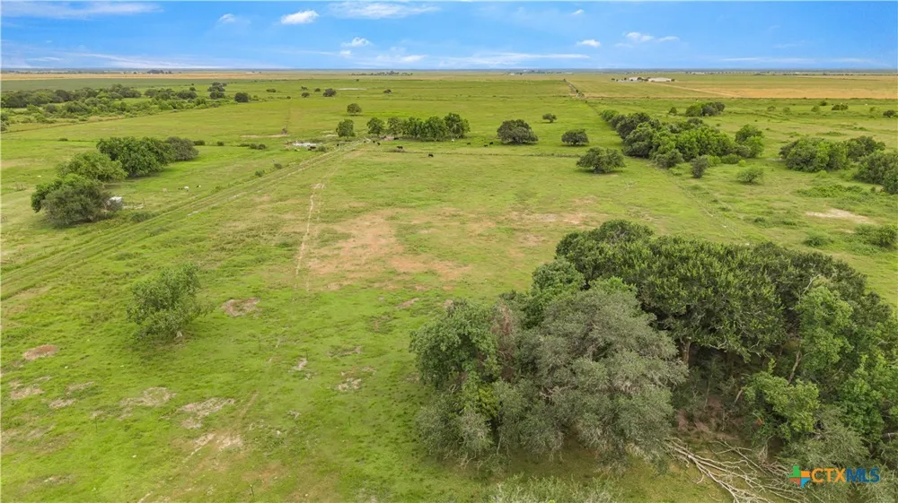 4889 SH 111 Midfield, TX 77458