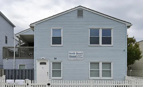 39 Sampson Avenue #4
