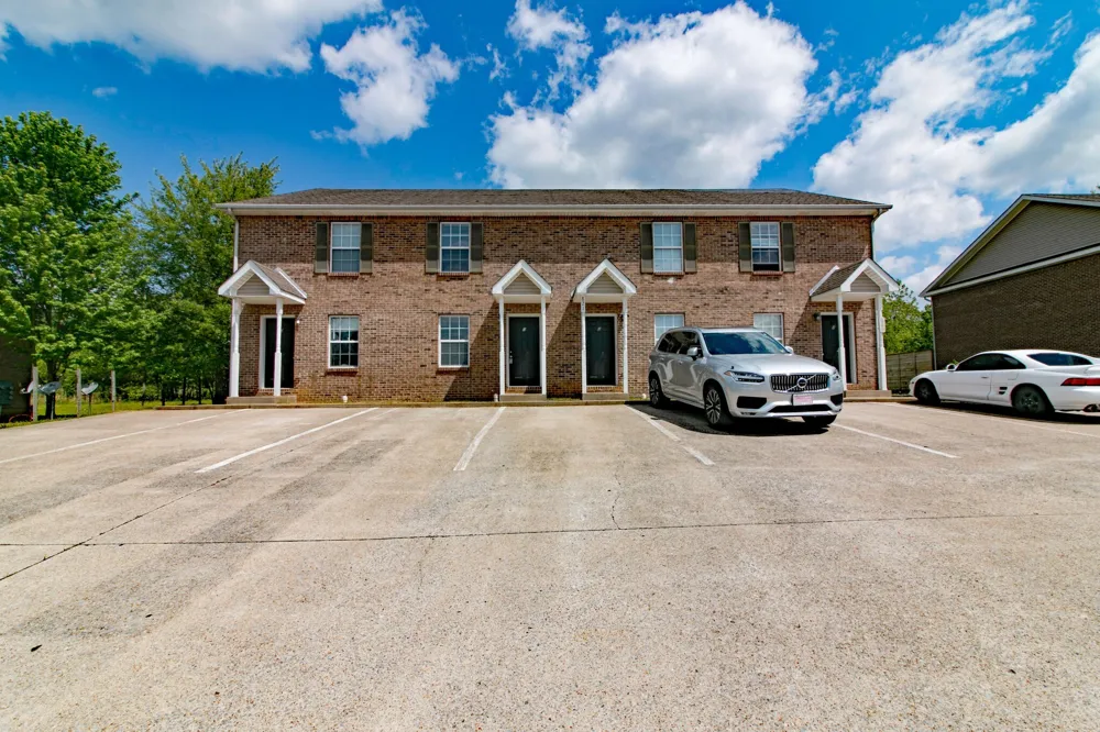 809 Oak Arbor Ct #3 Clarksville, TN 37040