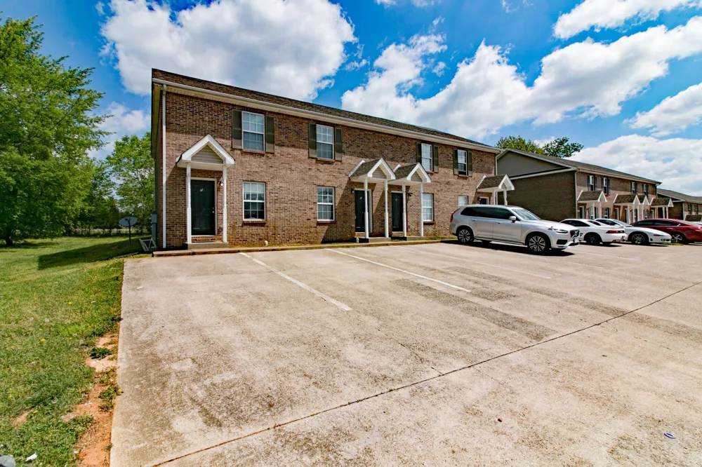 809 Oak Arbor Ct #3 Clarksville, TN 37040