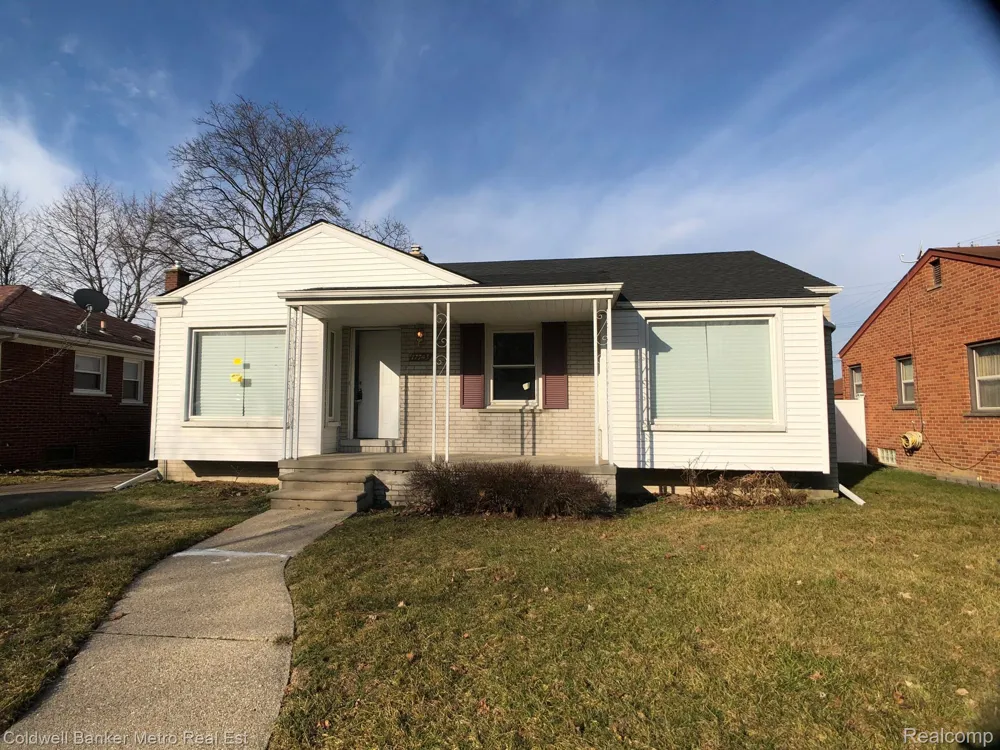 17743 LENNANE Redford Charter Township, MI 48240