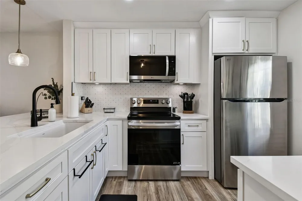 9032 MISSION OAKS BOULEVARD #F Seminole, FL 33776
