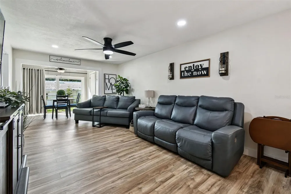 9032 MISSION OAKS BOULEVARD #F Seminole, FL 33776