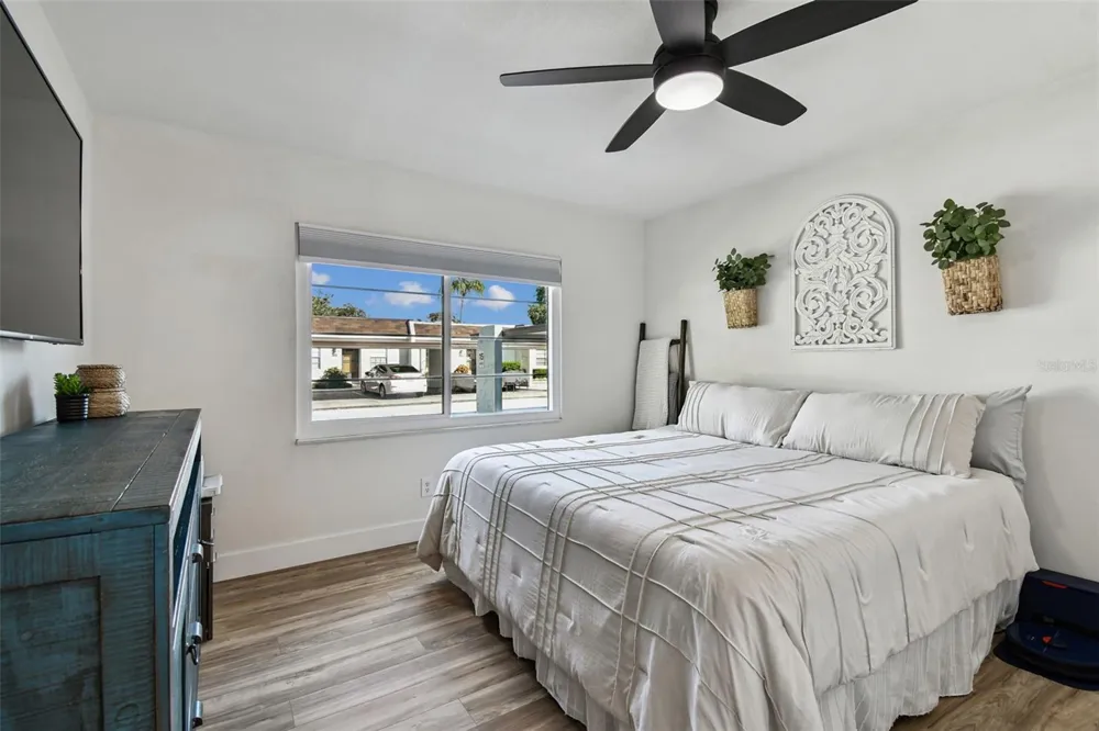 9032 MISSION OAKS BOULEVARD #F Seminole, FL 33776