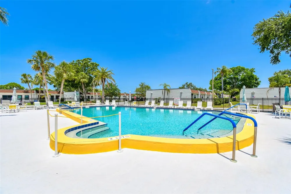 9032 MISSION OAKS BOULEVARD #F Seminole, FL 33776