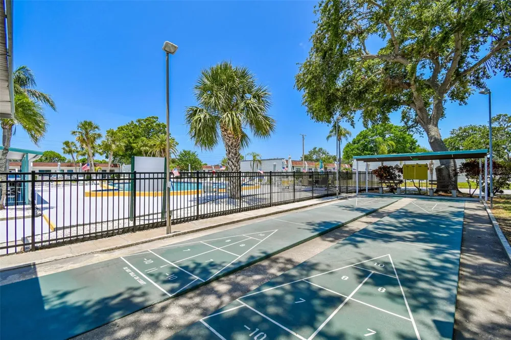 9032 MISSION OAKS BOULEVARD #F Seminole, FL 33776