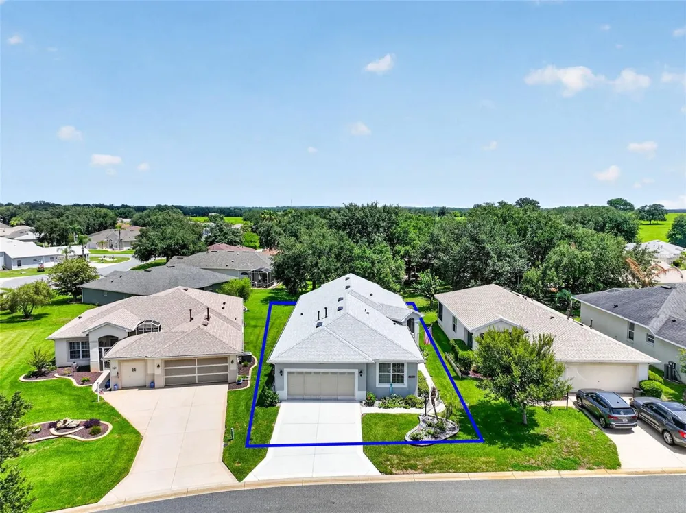 20512 QUEEN ALEXANDRA DRIVE Leesburg, FL 34748