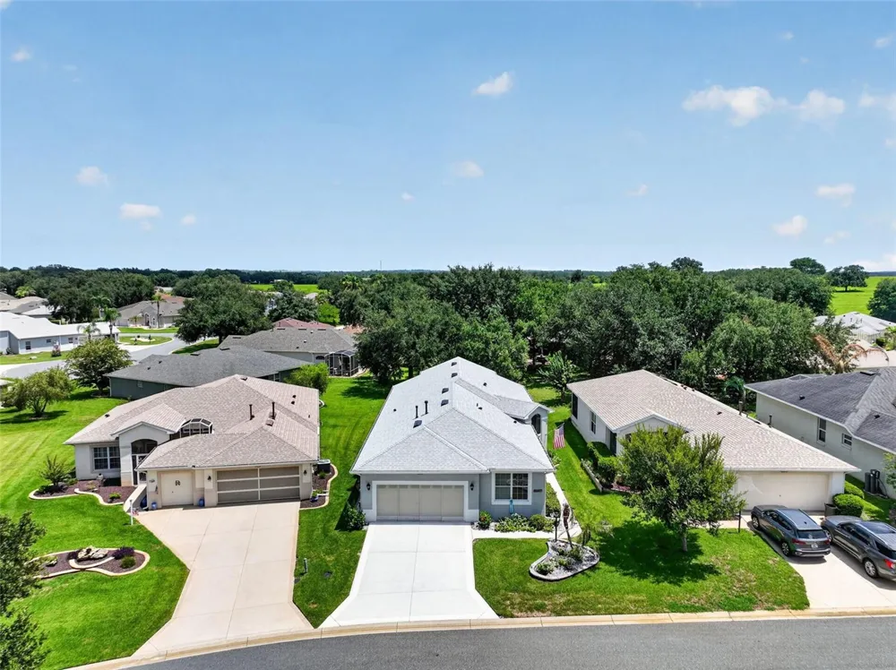 20512 QUEEN ALEXANDRA DRIVE Leesburg, FL 34748
