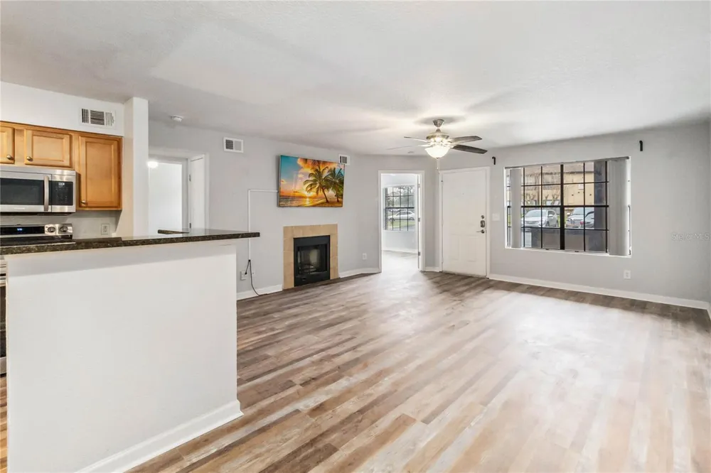 320 BLACK OAK COURT #107 Altamonte Springs, FL 32701