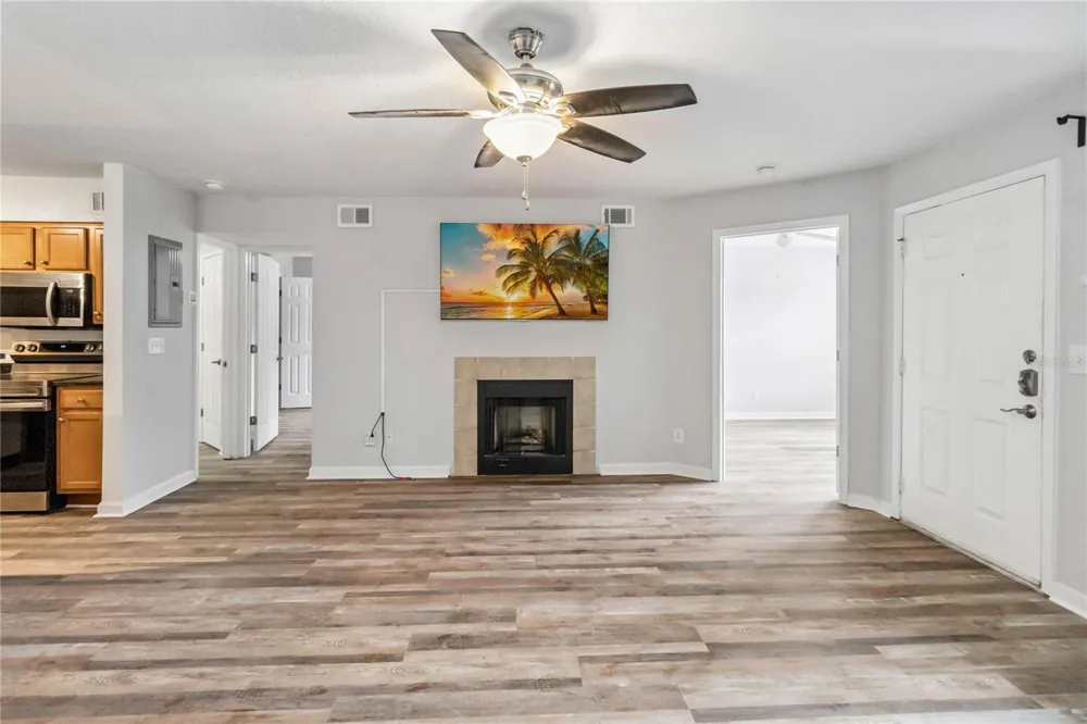 320 BLACK OAK COURT #107 Altamonte Springs, FL 32701