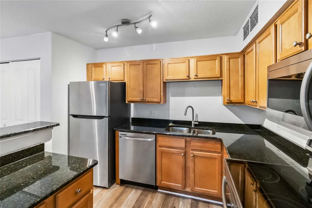 320 BLACK OAK COURT #107 Altamonte Springs, FL 32701