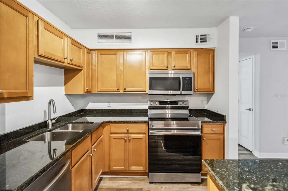 320 BLACK OAK COURT #107 Altamonte Springs, FL 32701