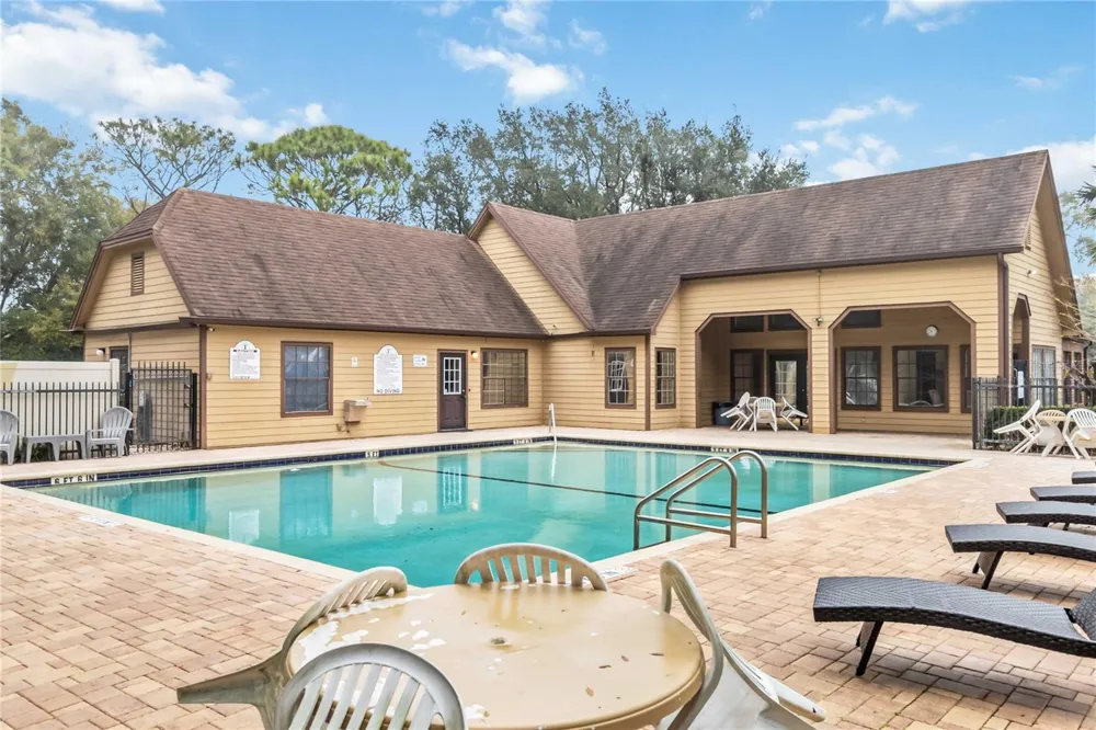 320 BLACK OAK COURT #107 Altamonte Springs, FL 32701